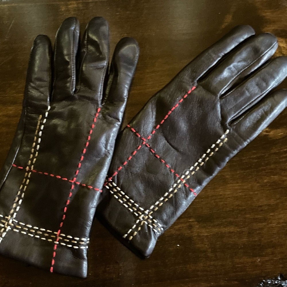 Woman’s Lands End leather gloves